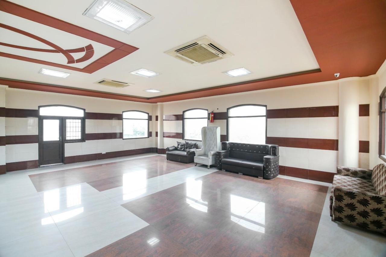 גאזיאבאד Capital O 68148 Hotel Shree Jee Palace מראה חיצוני תמונה