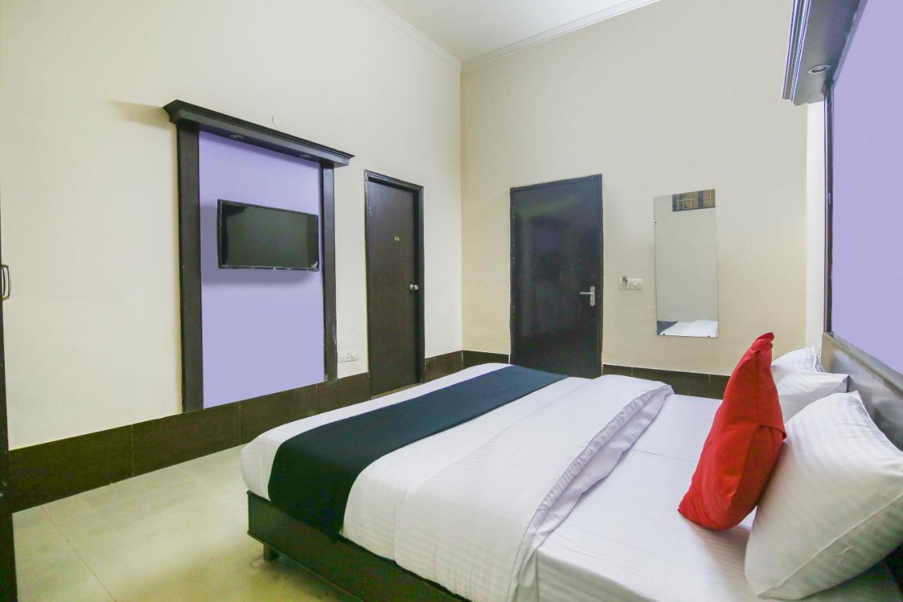 גאזיאבאד Capital O 68148 Hotel Shree Jee Palace מראה חיצוני תמונה