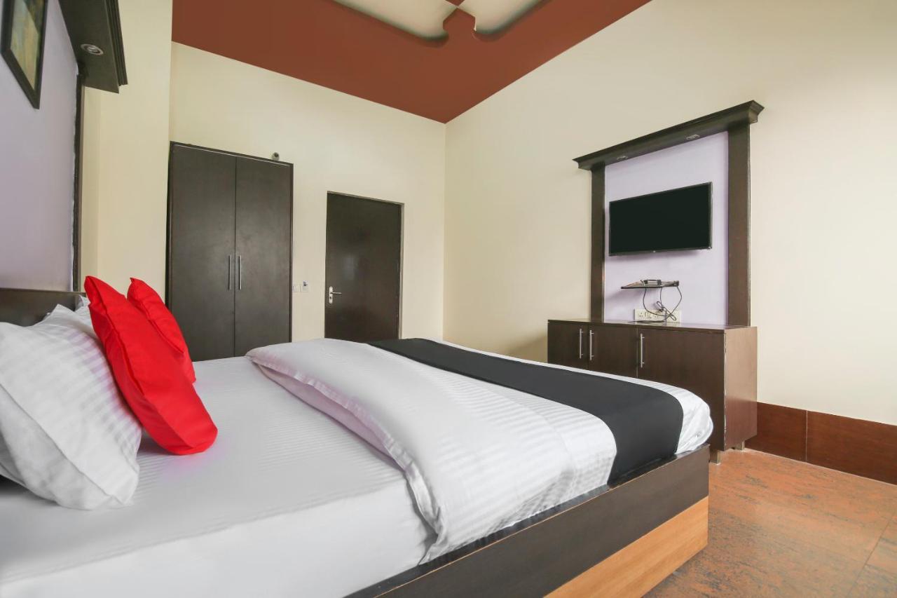 גאזיאבאד Capital O 68148 Hotel Shree Jee Palace מראה חיצוני תמונה