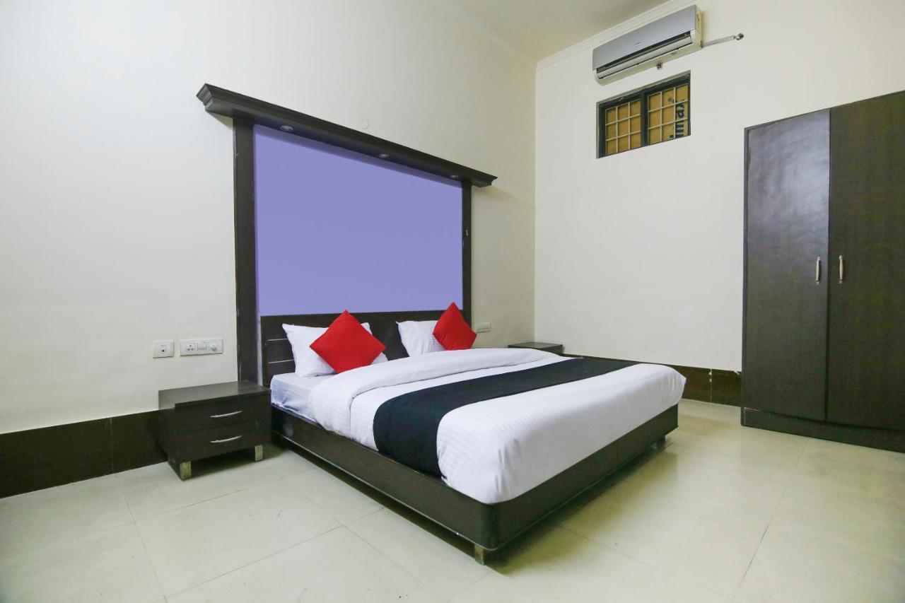 גאזיאבאד Capital O 68148 Hotel Shree Jee Palace מראה חיצוני תמונה