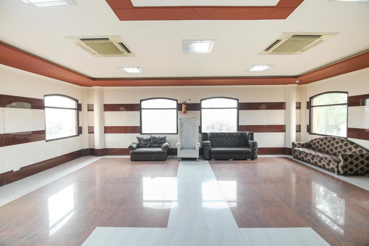 גאזיאבאד Capital O 68148 Hotel Shree Jee Palace מראה חיצוני תמונה
