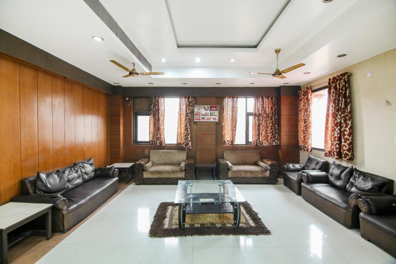 גאזיאבאד Capital O 68148 Hotel Shree Jee Palace מראה חיצוני תמונה