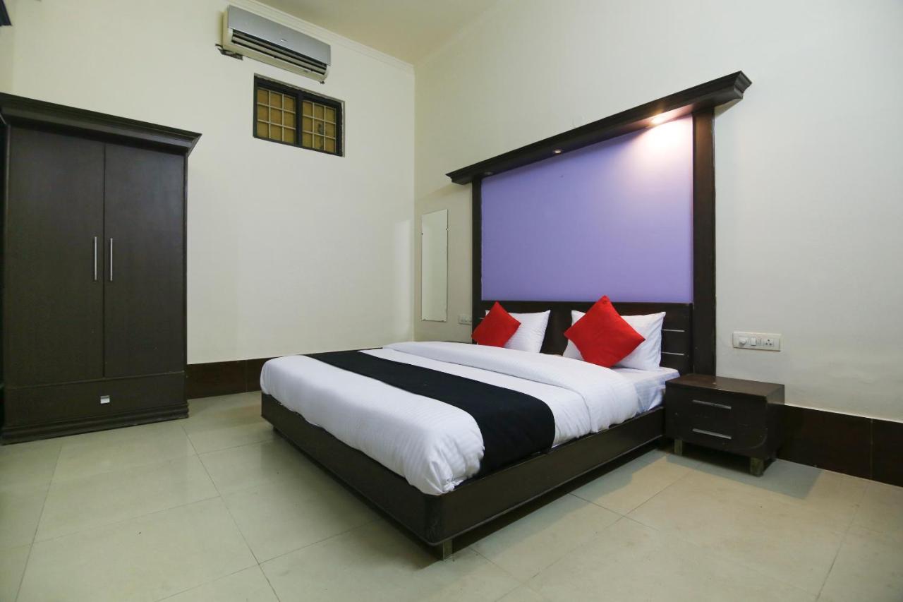 גאזיאבאד Capital O 68148 Hotel Shree Jee Palace מראה חיצוני תמונה