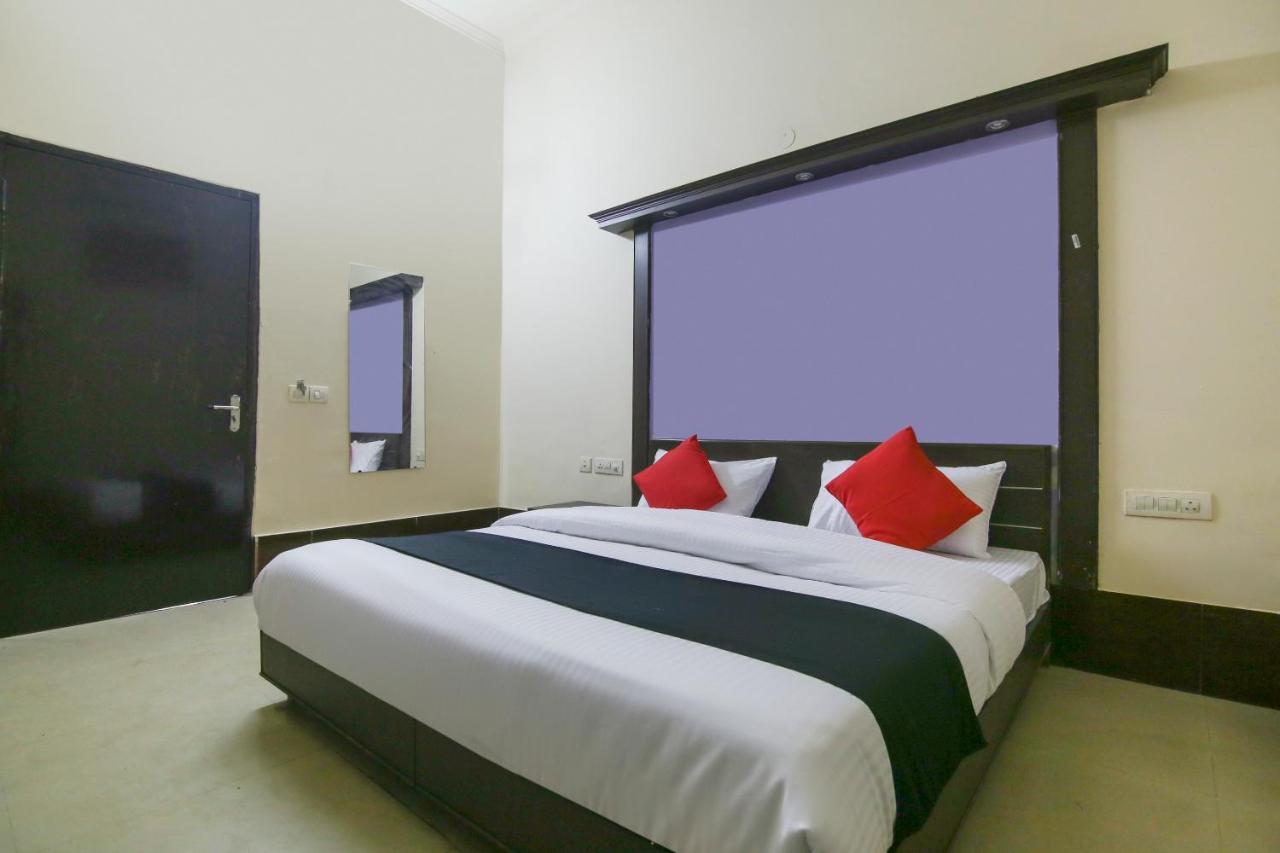 גאזיאבאד Capital O 68148 Hotel Shree Jee Palace מראה חיצוני תמונה